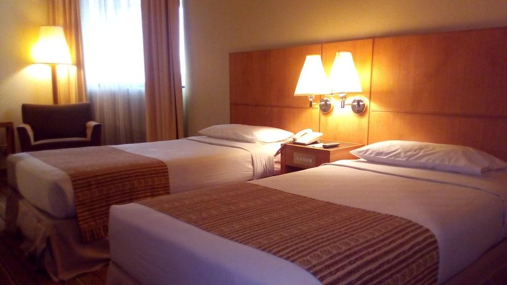 Plaza Grand Hotel Куала Лумпур Екстериор снимка