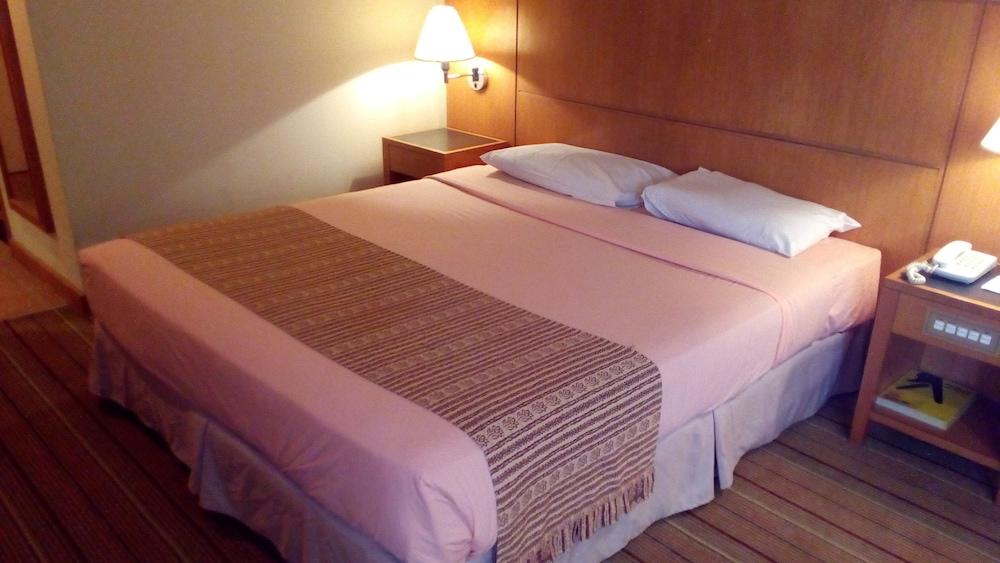 Plaza Grand Hotel Куала Лумпур Екстериор снимка