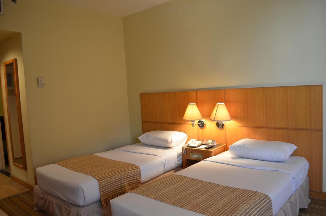 Plaza Grand Hotel Куала Лумпур Екстериор снимка