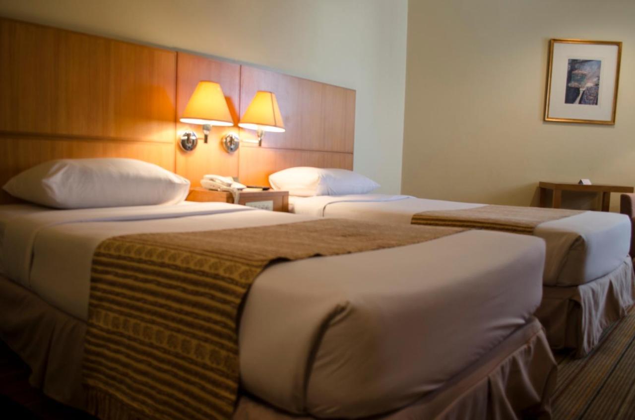 Plaza Grand Hotel Куала Лумпур Екстериор снимка